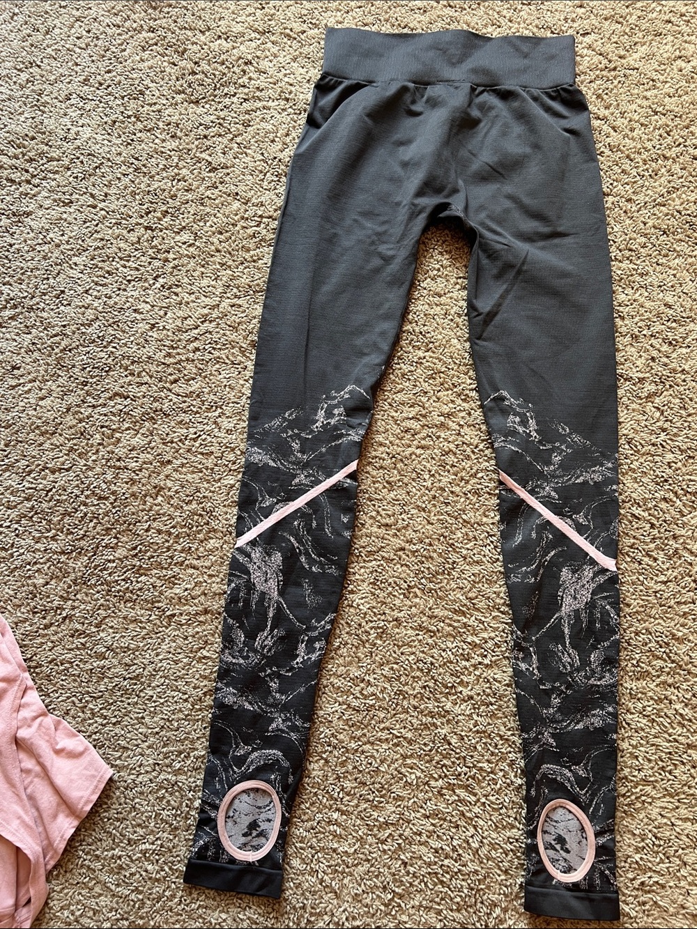 Size Small. Fabletics set. - Picture 7 of 8